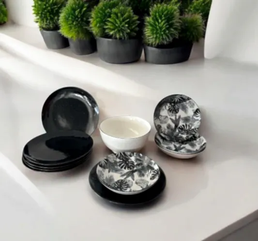 4 Kişilik 9 Parça Siyah Beyaz Yemek Takımı